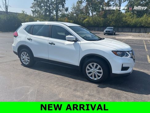 Used 2017 Nissan Rogue S image 1