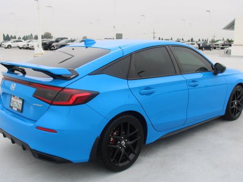Used 2022 Honda Civic Sport image 3