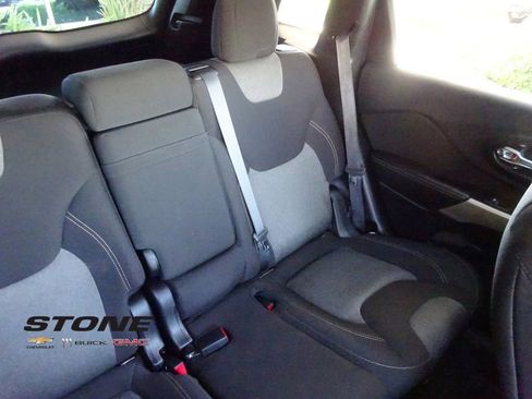 Used 2017 Jeep Cherokee Altitude image 17