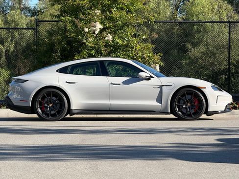 Certified 2025 Porsche Taycan GTS image 8