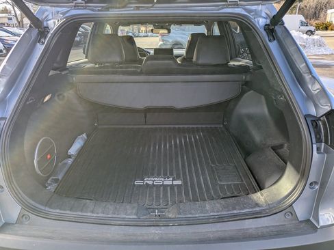 Used 2023 Toyota Corolla Cross XSE image 13