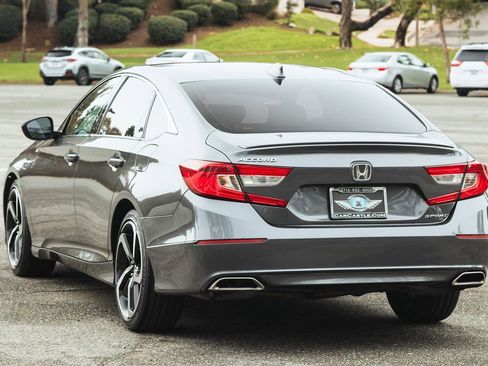 Used 2018 Honda Accord Sport image 14