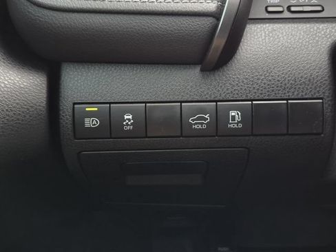 Used 2022 Toyota Camry SE FWD image 21