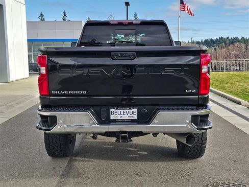 Used 2021 Chevrolet Silverado 2500 LTZ w/ LTZ Premium Package image 4