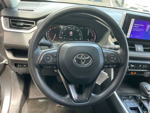 Used 2023 Toyota RAV4 LE FWD image 15