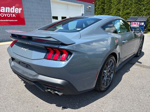 Used 2024 Ford Mustang GT Premium w/ GT Performance Package RWD image 3