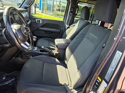 Used 2020 Jeep Wrangler Unlimited Sahara AWD/4WD image 21