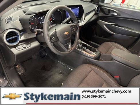 Used 2024 Chevrolet Trax LS w/ LS Convenience Package image 29