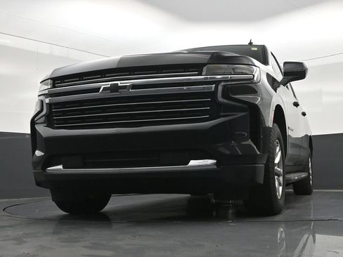 Used 2021 Chevrolet Suburban LT RWD image 32
