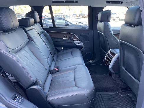 Used 2025 Land Rover Range Rover Long Wheelbase SE image 31