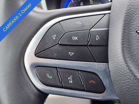Used 2024 Chrysler Pacifica Touring-L FWD image 28