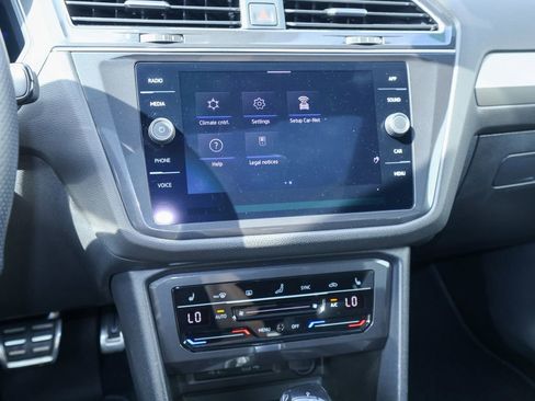 Used 2023 Volkswagen Tiguan SE R-Line image 25