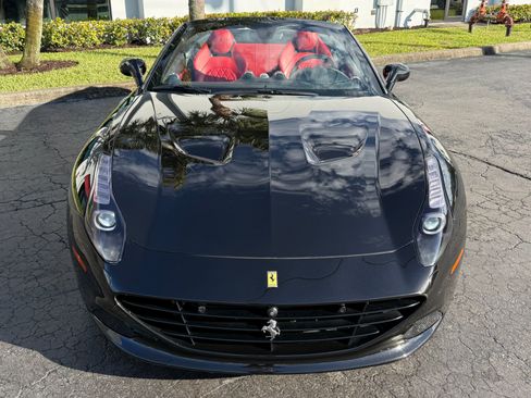 Used 2016 Ferrari California T RWD image 7