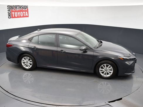 Used 2025 Toyota Camry LE image 21