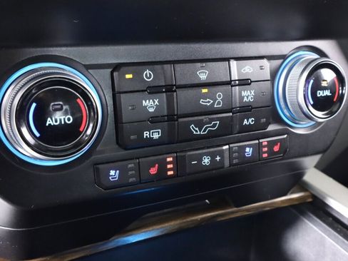 Used 2019 Ford F150 Lariat w/ Equipment Group 502A Luxury image 27