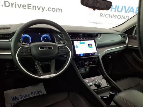 Used 2023 Jeep Grand Cherokee Limited AWD/4WD image 10