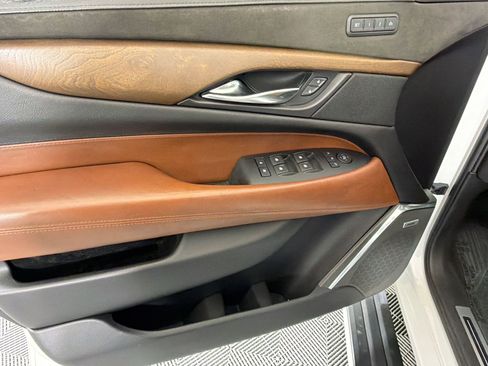 Used 2018 Cadillac Escalade ESV Premium Luxury w/ LPO, Radiant Package AWD/4WD image 15