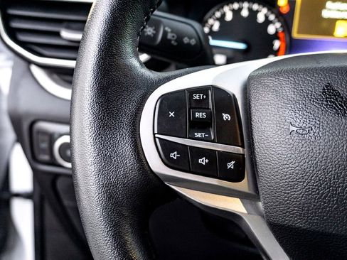 Used 2023 Ford Explorer XLT w/ Equipment Group 202A AWD/4WD image 18