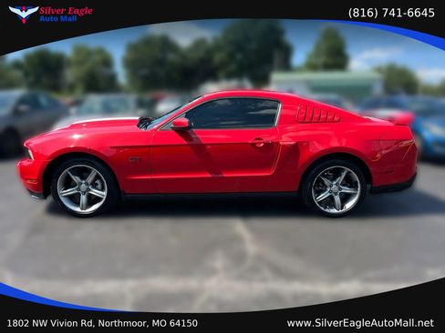 Used 2010 Ford Mustang GT RWD image 2
