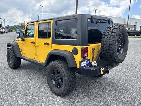 Used 2015 Jeep Wrangler Unlimited Rubicon w/ Connectivity Group AWD/4WD image 5