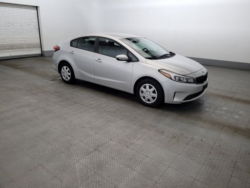 Used 2017 Kia Forte LX FWD image 11