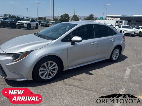 Used 2023 Toyota Corolla LE w/ LE Convenience Package FWD image 12