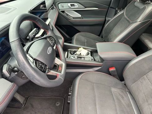 Used 2025 Ford Explorer ST image 14