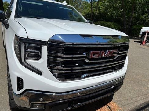 Used 2024 GMC Sierra 1500 SLT w/ SLT Premium Package AWD/4WD image 5