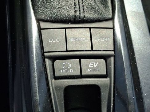 Used 2026 Toyota Camry SE FWD image 27