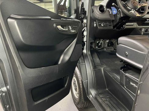 Used 2026 Mercedes-Benz Sprinter 2500 image 19