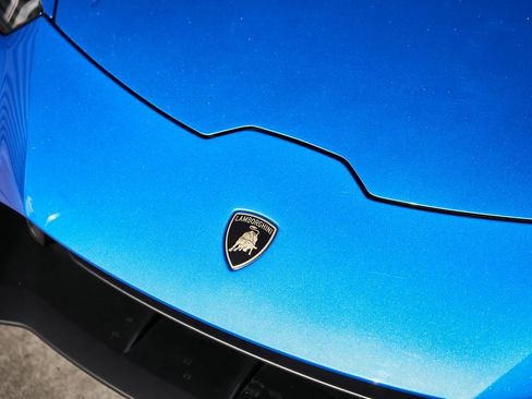 Used 2020 Lamborghini Huracan EVO image 6