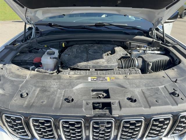Used 2023 Jeep Grand Cherokee Summit w/ Luxury Tech Group V AWD/4WD image 13