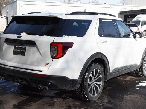 Used 2022 Ford Explorer ST image 5