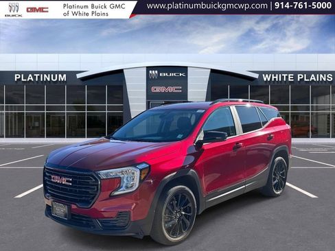 Used 2024 GMC Terrain SLE w/ Driver Convenience Package image 4
