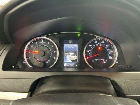 Used 2017 Toyota Camry SE image 16