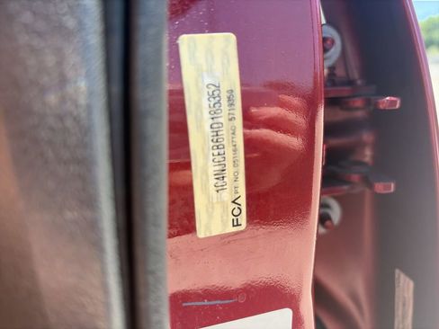 Used 2017 Jeep Compass High Altitude FWD image 31