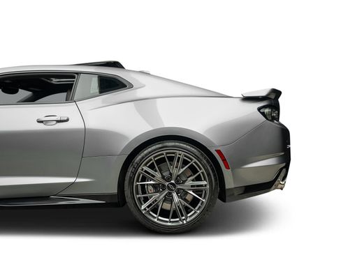 Used 2022 Chevrolet Camaro ZL1 RWD image 25