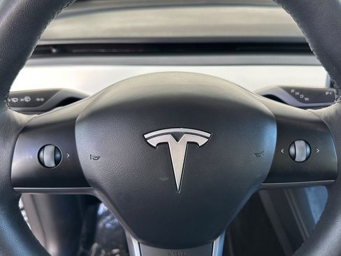 Used 2022 Tesla Model Y Performance AWD/4WD image 10
