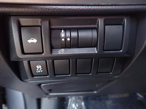 Used 2016 Subaru Legacy 2.5i AWD/4WD image 9