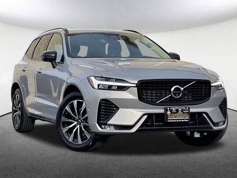 Used 2025 Volvo XC60 B5 Plus image 2