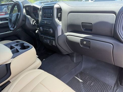Used 2022 Chevrolet Silverado 1500 Custom Trail Boss AWD/4WD image 30