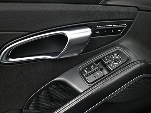 Used 2016 Porsche 911 Carrera 4S image 16