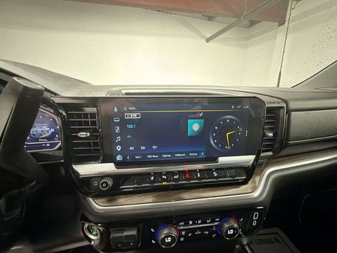 Used 2025 Chevrolet Silverado 2500 LT w/ Trail Boss Package AWD/4WD image 13