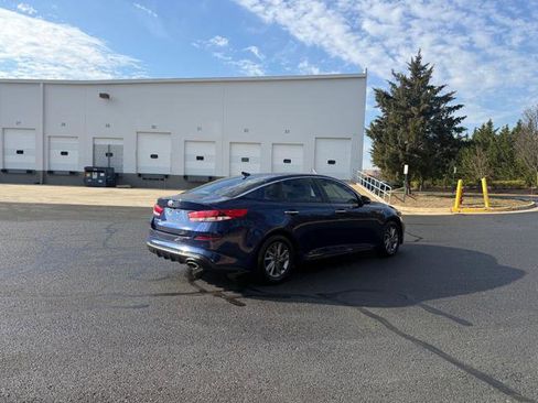 Used 2019 Kia Optima LX image 4