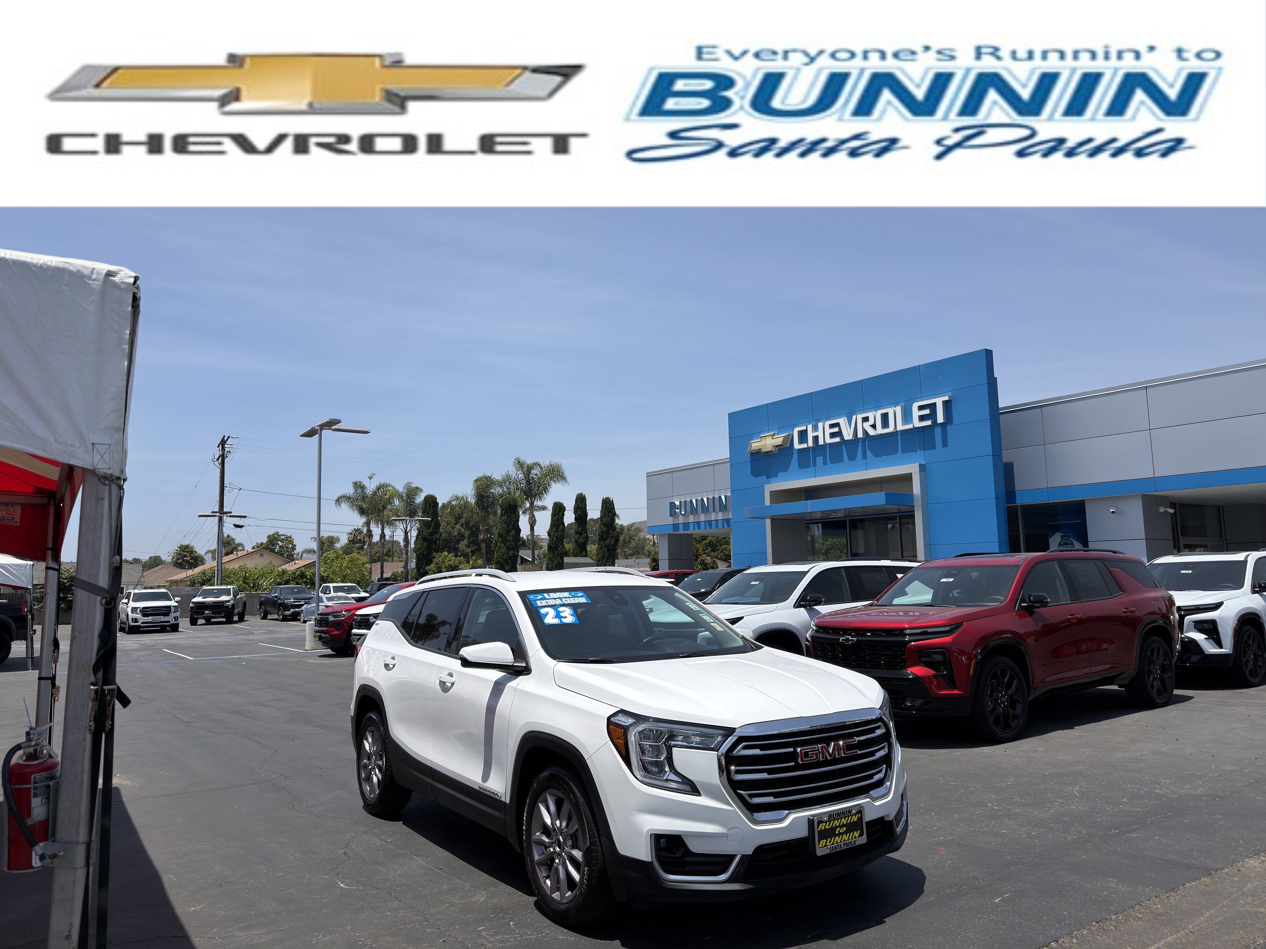 Used 2023 GMC Terrain SLT FWD image 1