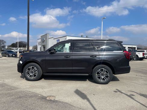 New 2026 Ford Expedition Active RWD image 2