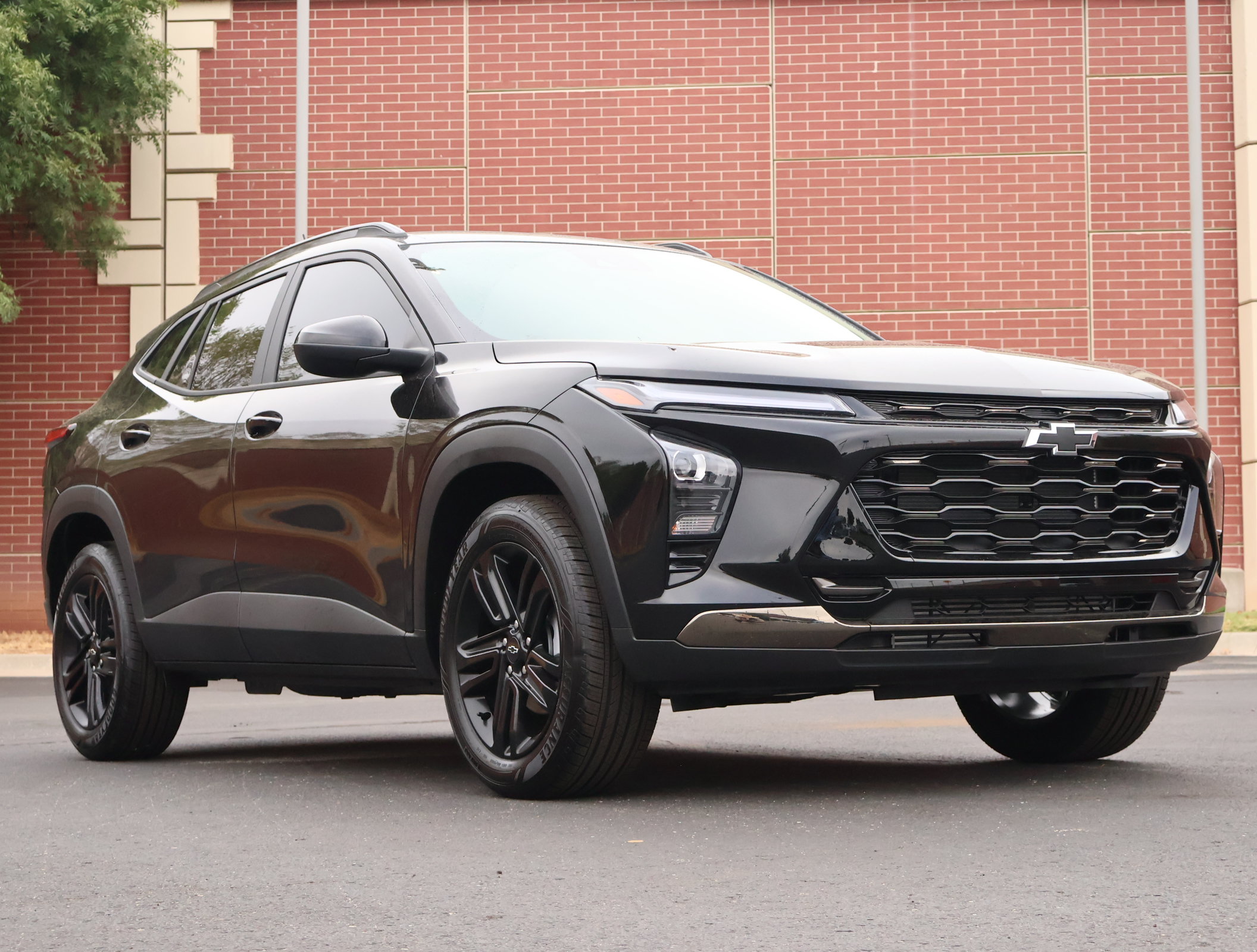 New 2026 Chevrolet Trax ACTIV w/ Sunroof Package FWD image 1