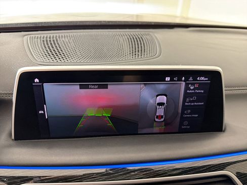 Used 2022 BMW 750i xDrive w/ Luxury Rear Seating Package AWD/4WD image 25