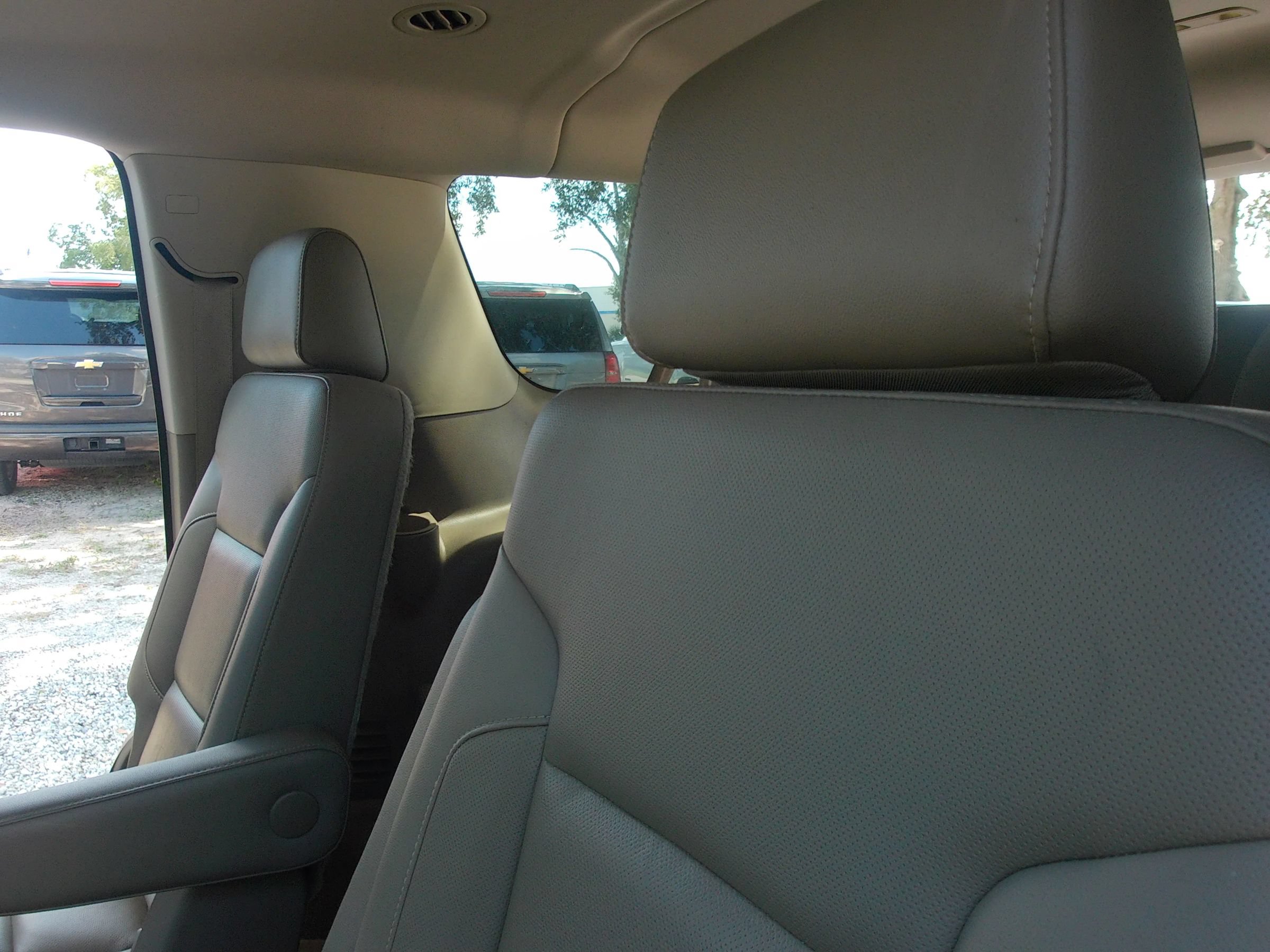 Used 2015 Chevrolet Suburban LTZ RWD image 33