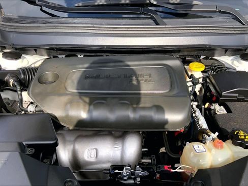 Used 2021 Jeep Cherokee Latitude Plus image 31